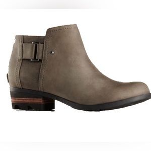 Sorel Lolla ankle booties